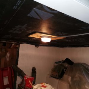 Tercap pose de l'isolation en panneaux rigides sous un plancher de maison à pau dans le Béarn